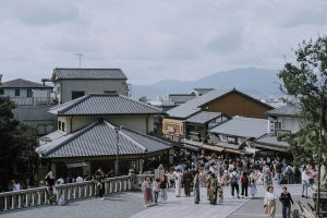 How to Find the Quietest Spots in Crowded Tourist Areas